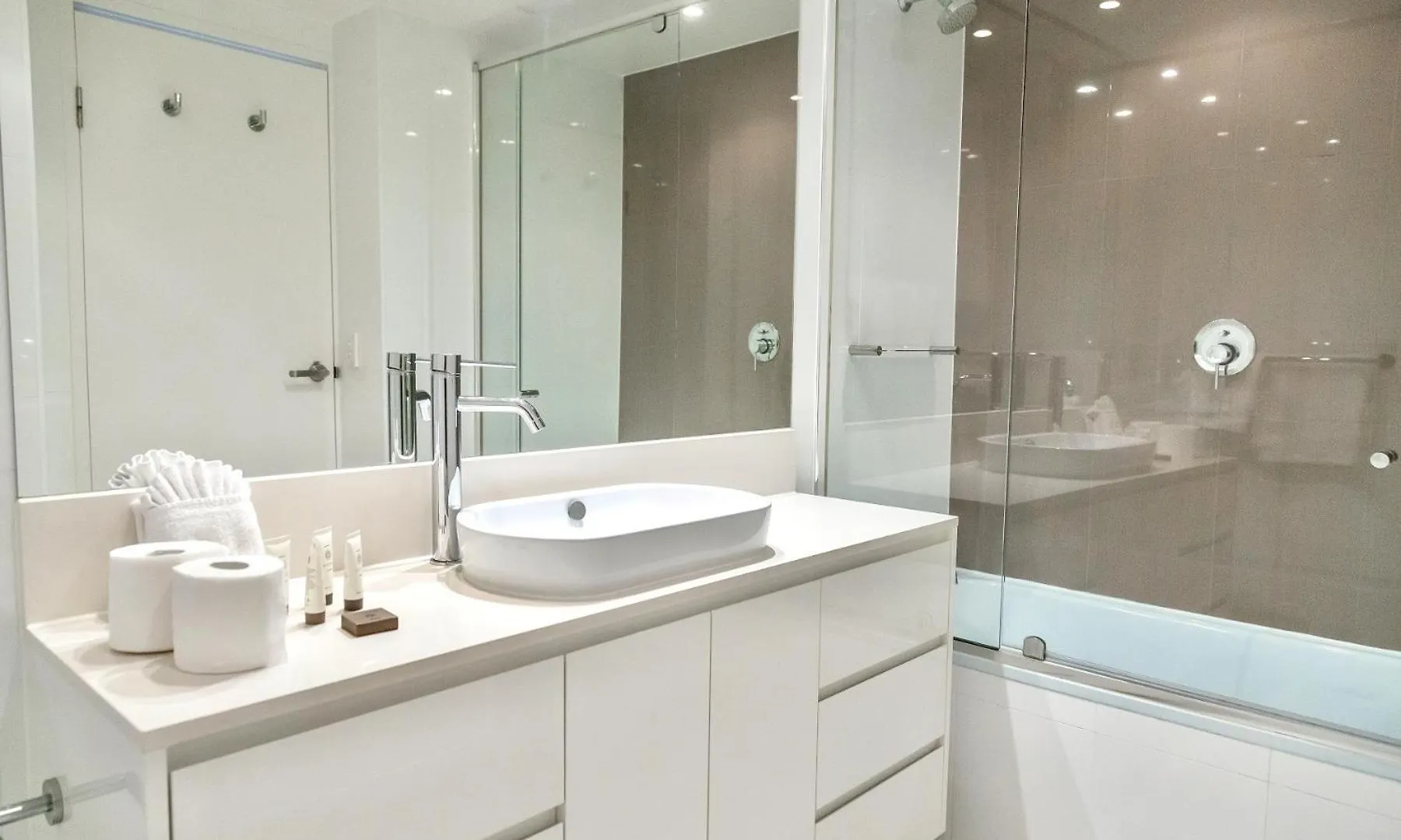 Apartment Paradise Living At Hilton With Stunning Ocean View Gold Coast