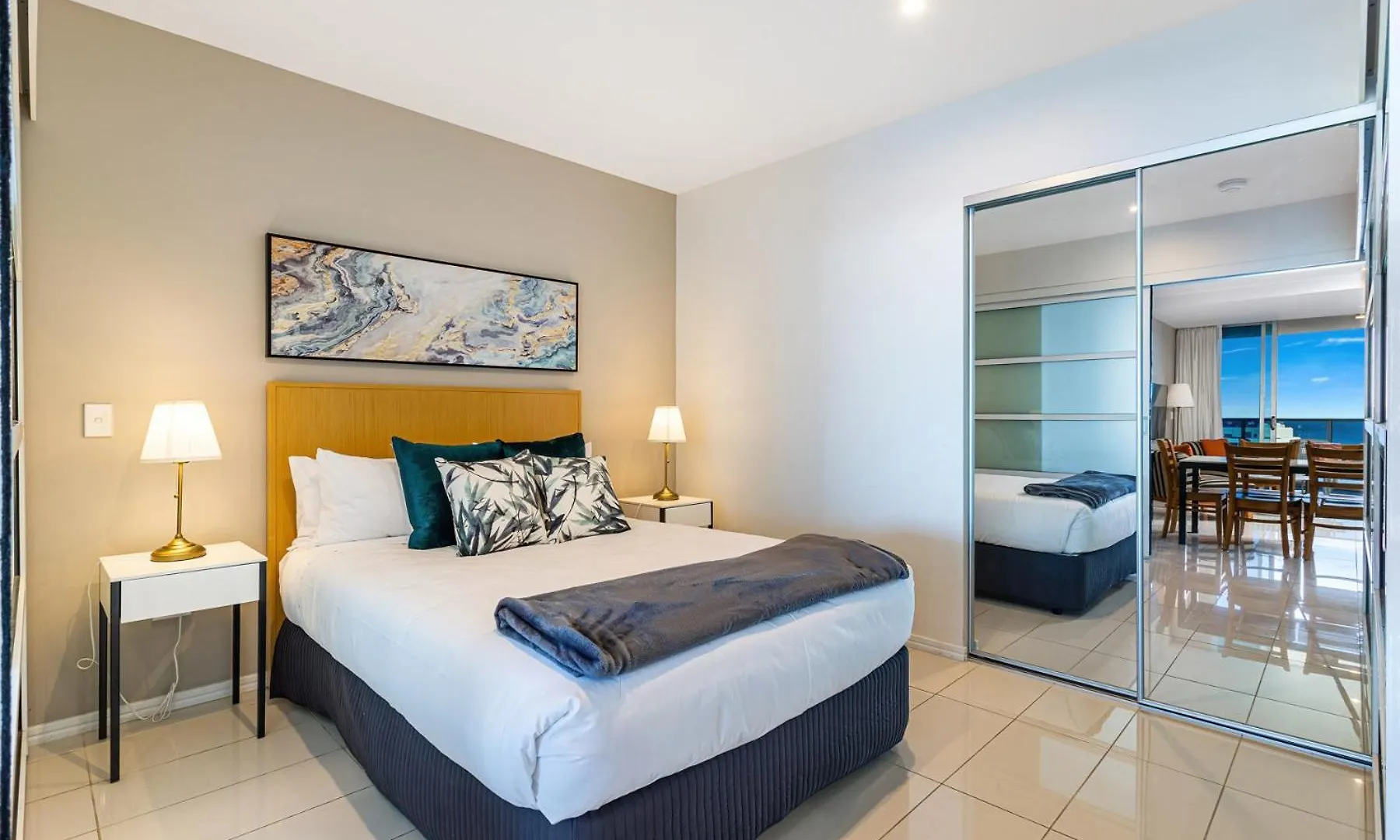 Paradise Living At Hilton With Stunning Ocean View Gold Coast Apartment